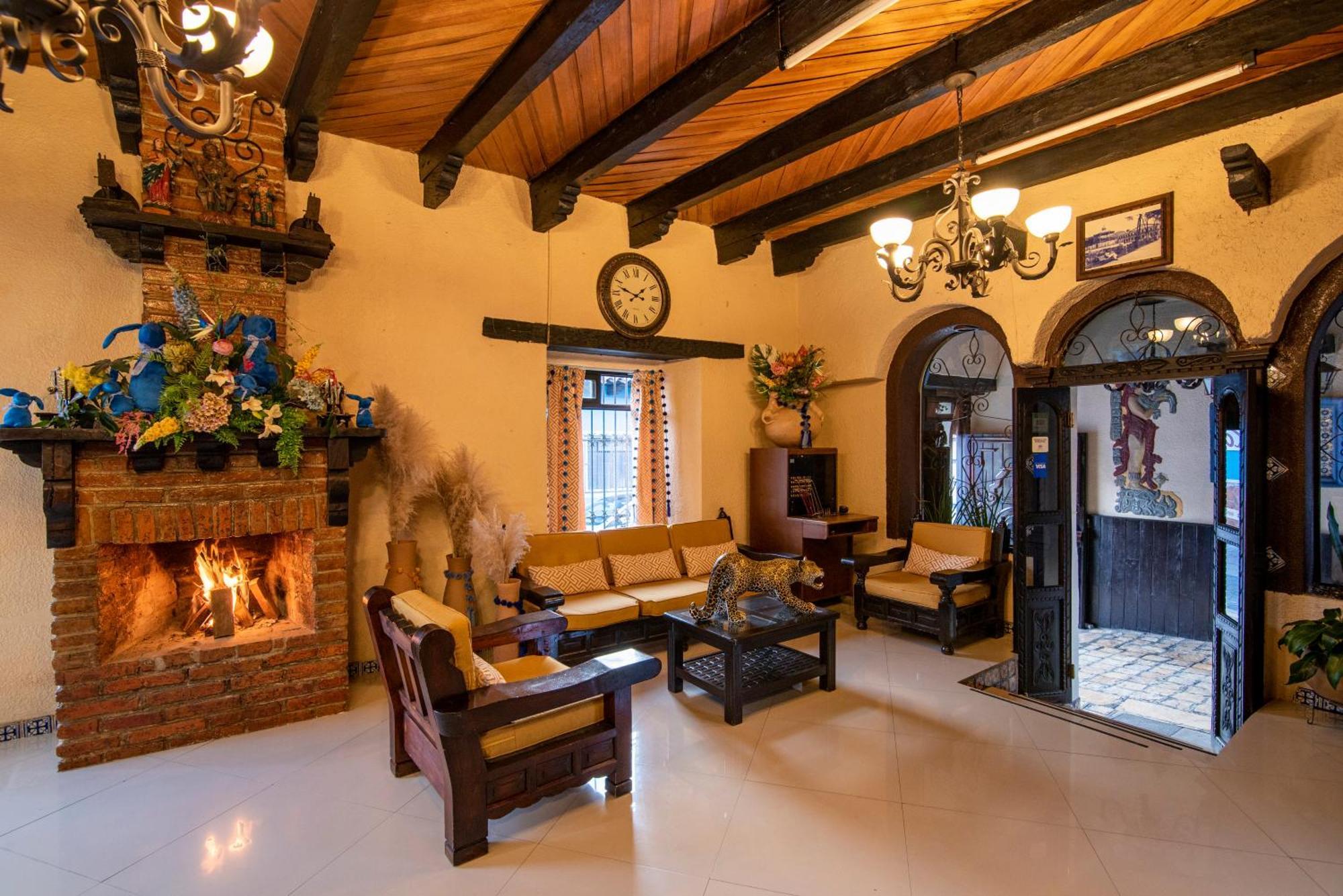 Hotel Palacio De Moctezuma San Cristóbal de Las Casas エクステリア 写真